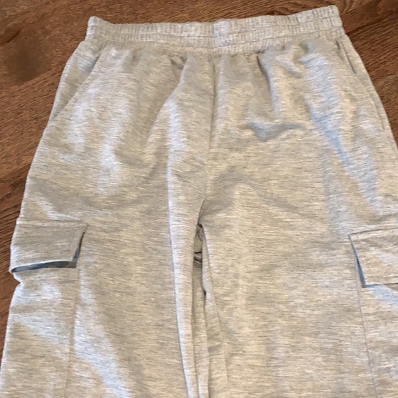 Grey Light Sweatpants with cargo pockets - Picture 4 of 9